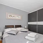 At Vintiana Apartment
